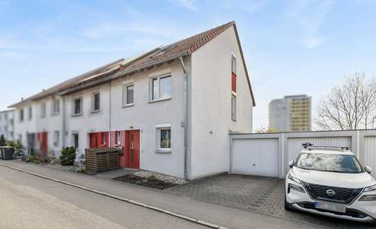 Familienfreundliches Reiheneckhaus mit durchdachtem Wohnkonzept in Reutlingen