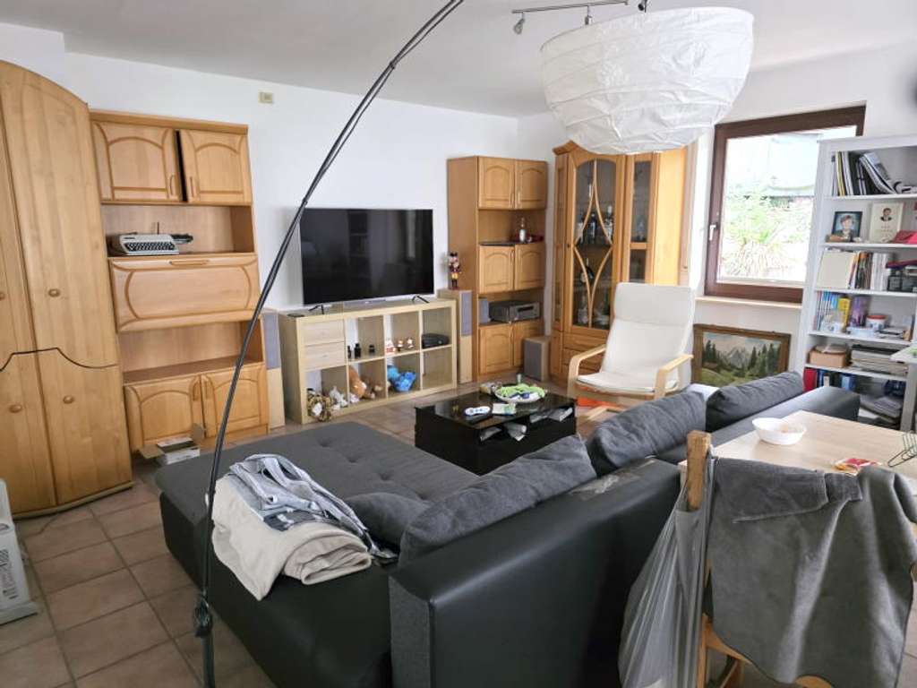 Immobilie in Hochspeyer - Modernes Mehrgenerationenhus mit großem Garten und Terrasse soie Stellplatz - Bild 1