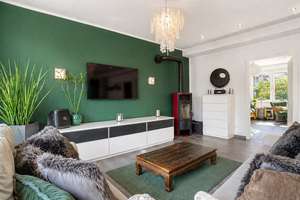 Sanierte 4,5-Zimmer-Erdgeschosswohnung mit Garten / Haus-in-Haus-Konzept / Exklusive Ausstattung
