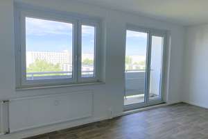 Sonniger Wohntraum mit Weitblick vom Balkon und Aufzug 