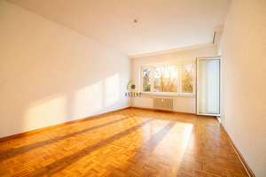 Schöner Ausblick vom Südost-Balkon - 2,5-Zimmer-Wohnung in ruhiger Lage und mit Stellplatz