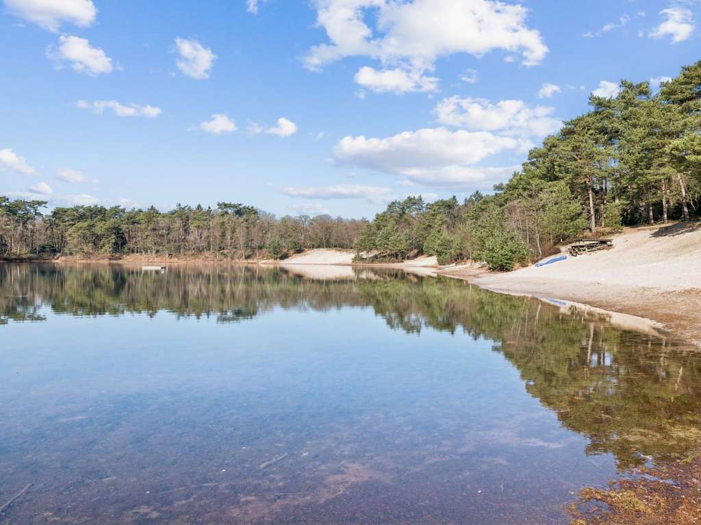 Immobilie in Wiefelstede - Pacht - Feines Schwedenholzhaus im Wochenendhausgebiet Mollberg mit privatem Badesee - Bild 2