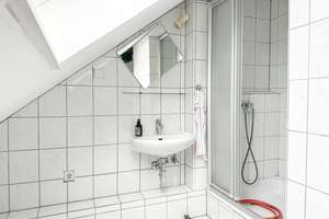 Romantischer Altbau über den Dächern Bochums - 2,5 Zimmer mitten in der Stadt! – Antoniusstraße 12, 44793 Kruppwerke, Bochum – Vorschaubild 10