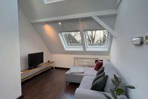 Möblierte stylische Dachgeschosswohnung in Rü - all inklusive