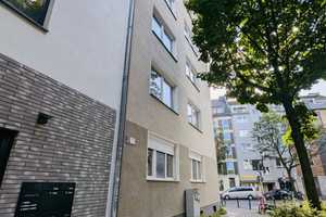 Frisch sanierte 3-Zimmer-Wohnung mit Einbauküche – Bilker Allee 210, 40215 Düsseldorf – Vorschaubild 1