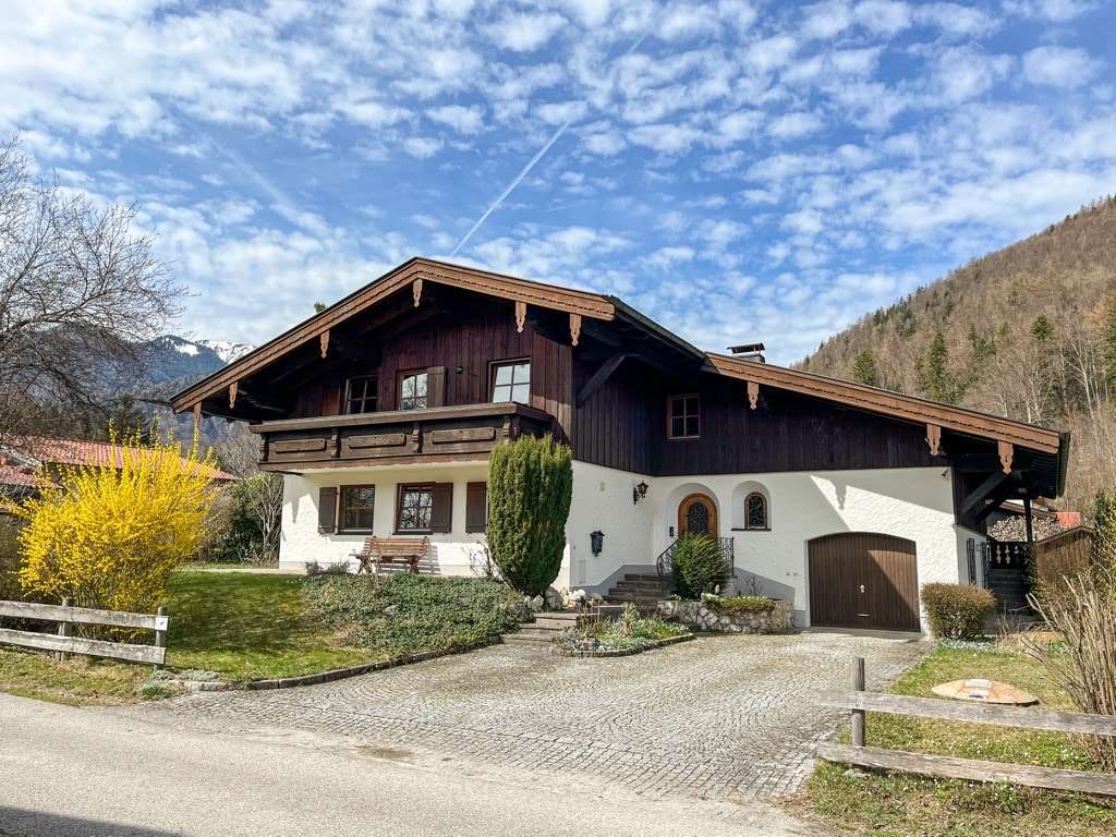 Immobilie in Schleching - Landhaus mitten in den Bergen! - Bild 2