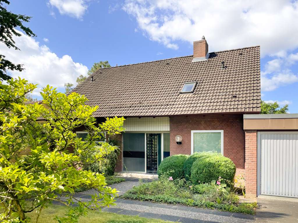 Immobilie in Quarnbek - Repräsentatives Wohndomizil in Kanalnähe: Großzügigkeit trifft auf Bestlage in Kiel-Suchsdorf - Bild 1