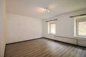 3-Parteienhaus mit guter Ausstattung in familienfreundlicher Lage – Vulkaneifel (Kreis) – Vorschaubild 5