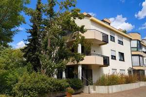 Jung & Kern Immobilien - 3-Zimmer-Wohnung mit Südwest-Balkon, Aufzug und Tiefgaragenstellplatz 