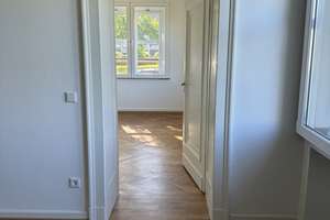 Denkmalgeschütze Erdgeschosswohnung in erster Rheinlage – Die vollständige Adresse der Immobilie erhältst du vom Anbieter., 40474 Golzheim, Düsseldorf – Vorschaubild 4