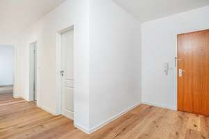 MAIER - Nahe Nymphenburger Schlosskanal, Erstbezug nach Sanierung: 3-ZI-WHG mit Garten und TG – Die vollständige Adresse der Immobilie erhältst du vom Anbieter., 81245 Obermenzing, München – Vorschaubild 8