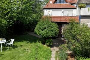 Solides Wohnhaus mit interessanter Architektur, EG-Wohnung barrierefrei, PKW-Stellplätze – Die vollständige Adresse der Immobilie erhältst du vom Anbieter., 51107 Rath/Heumar, Köln – Vorschaubild 3