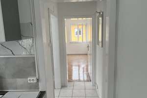 Charmante 1-Zimmer Wohnung, frisch saniert, in Altstadt & Neustadt-Süd – Martinsfeld 34, 50676 Altstadt/Süd, Köln – Vorschaubild 1