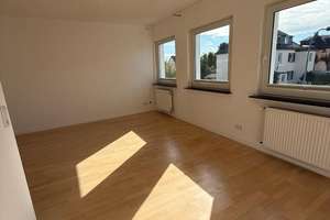 Neuwertige 5-Zimmer Doppelhaushälfte mit Garage und großem Garten in Oberursel (Taunus) – Pfingstweidstraße 53, 61440 Oberursel (Taunus) – Vorschaubild 11