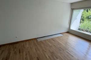 KHALIL WAKED IMMOBILIEN! Top Lage in München- 3 Zimmer Erdgeschoss Wohnung mit Terrasse. – Stolzingstraße 4, 81927 Englschalking, München – Vorschaubild 6