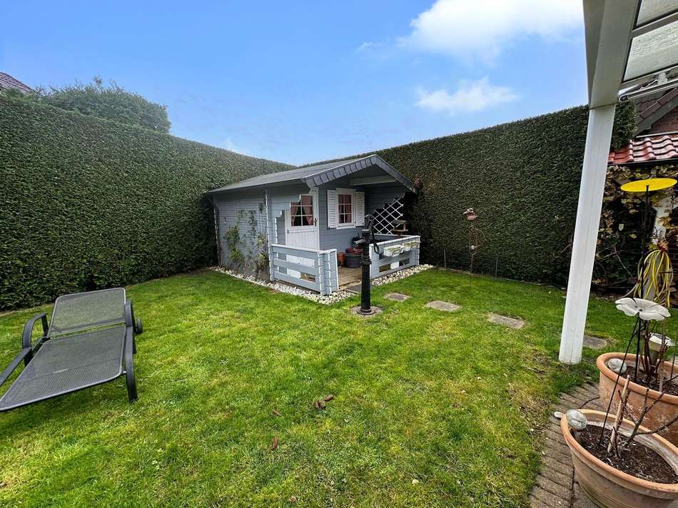 Gartenhaus und Garten