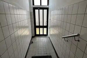 Geschmackvolle, sanierte 2-Zimmer-Wohnung mit Balkon in Nürnberg – Melanchthonplatz 19, 90443 Nürnberg – Vorschaubild 12