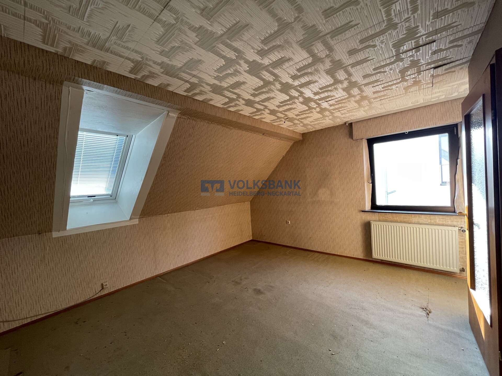 Immobilie in Walldorf - 2 Einfamilienhäuser auf einem großen Grundstück mit Garagen und Garten! - Bild 2