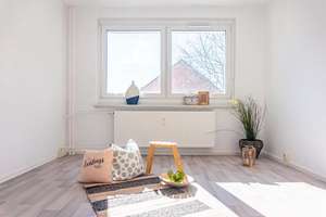 Lichterfüllte 3-Raum-Wohnung mit Balkon – L.-Ebersberger-Str. 57, 9127 Gablenz, Chemnitz – Vorschaubild 4