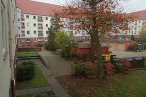 Modernisierte 4-Zimmer-Wohnung mit Balkon in Bremerhaven-Geestemünde! – Alfred-Balzer-Straße 2, 27570 Geestemünde, Bremerhaven – Vorschaubild 7