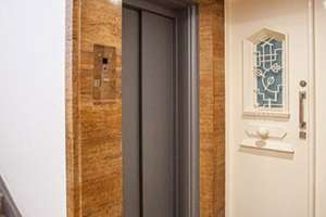 Traumhafte Altbauwohnung mit herrlichem Rheinblick in Düsseldorf Golzheim – Die vollständige Adresse der Immobilie erhältst du vom Anbieter., 40474 Golzheim, Düsseldorf – Vorschaubild 4