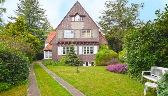 Bild von Altbau-Liebhaber aufgepasst! Nur sehr selten kommt ein solcher Rohdiamant in Bestlage zum Verkauf!
