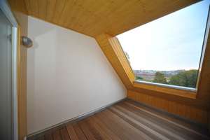 vermietetes Dachgeschoss Studio in zentraler Lage als Kapitalanlage