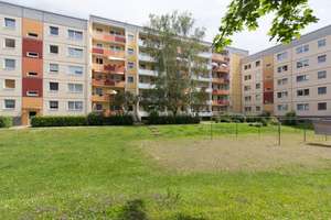 Kurze Wege zum Einkaufen und zur Straßenbahn – ideal für sportliche Mieter... – Johannes-Göderitz-Straße 71, 39130 Neu Olvenstedt, Magdeburg – Vorschaubild 16