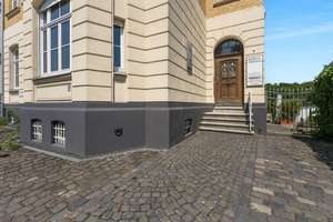 Stadtvilla mit Charakter – Wohnen und Arbeiten unter einem Dach in Köln-Müngersdorf – Die vollständige Adresse der Immobilie erhältst du vom Anbieter., 50933 Müngersdorf, Köln – Vorschaubild 37