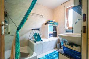 Gepflegtes Zweifamilienhaus mit stabilen Mieteinnahmen – Die vollständige Adresse der Immobilie erhältst du vom Anbieter., 89150 Laichingen – Vorschaubild 8