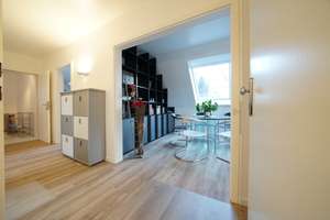 Möblierte Dachgeschosswohnung in idyllischer Lage – Die vollständige Adresse der Immobilie erhältst du vom Anbieter., 51107 Rath/Heumar, Köln – Vorschaubild 3