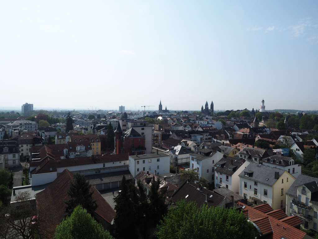 Immobilie in Bad Homburg vor der Höhe - Bad Homburg - zentral - gut geschnittene 2-Zi.-Whg. mit 54 qm Wfl. und Fernblick bis Frankfurt - Bild 1