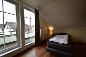 Freistehendes 4-Personen-Ferienhaus mit neuer Küche und 2 Bädern im Ferienresort Cochem (3553) – Am Kellerborn 1-610, 56814 Ediger-Eller – Vorschaubild 18