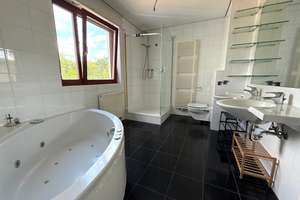 Modernes Einfamilienhaus in schöner Randlage mit Kamin, Garage, großer Garten und Dachterrasse! – 60599 Sachsenhausen-Süd, Frankfurt am Main – Vorschaubild 17