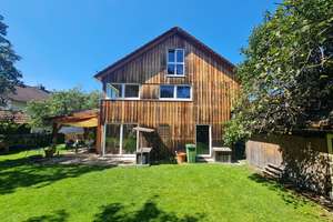 Idyllisches, sonniges Wohnparadies mit Traumgarten! Wärmepumpe, PV-Anlage +  Speicher, Sauna u.v.m. – Die vollständige Adresse der Immobilie erhältst du vom Anbieter., 82069 Schäftlarn – Vorschaubild 12