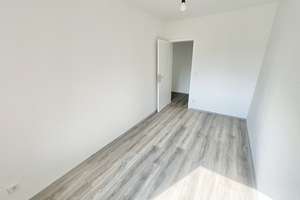Frisch renovierte 4-Zimmer-Wohnung mit Balkon und Gäste-WC! – Katernberger Str. 21-25, 45327 Katernberg, Essen – Vorschaubild 9