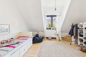 Altbauwohnung mit Wärmepumpe und Terrasse in zentraler Lage zum Veredeln ! – Die vollständige Adresse der Immobilie erhältst du vom Anbieter., 65185 Mitte, Wiesbaden – Vorschaubild 7