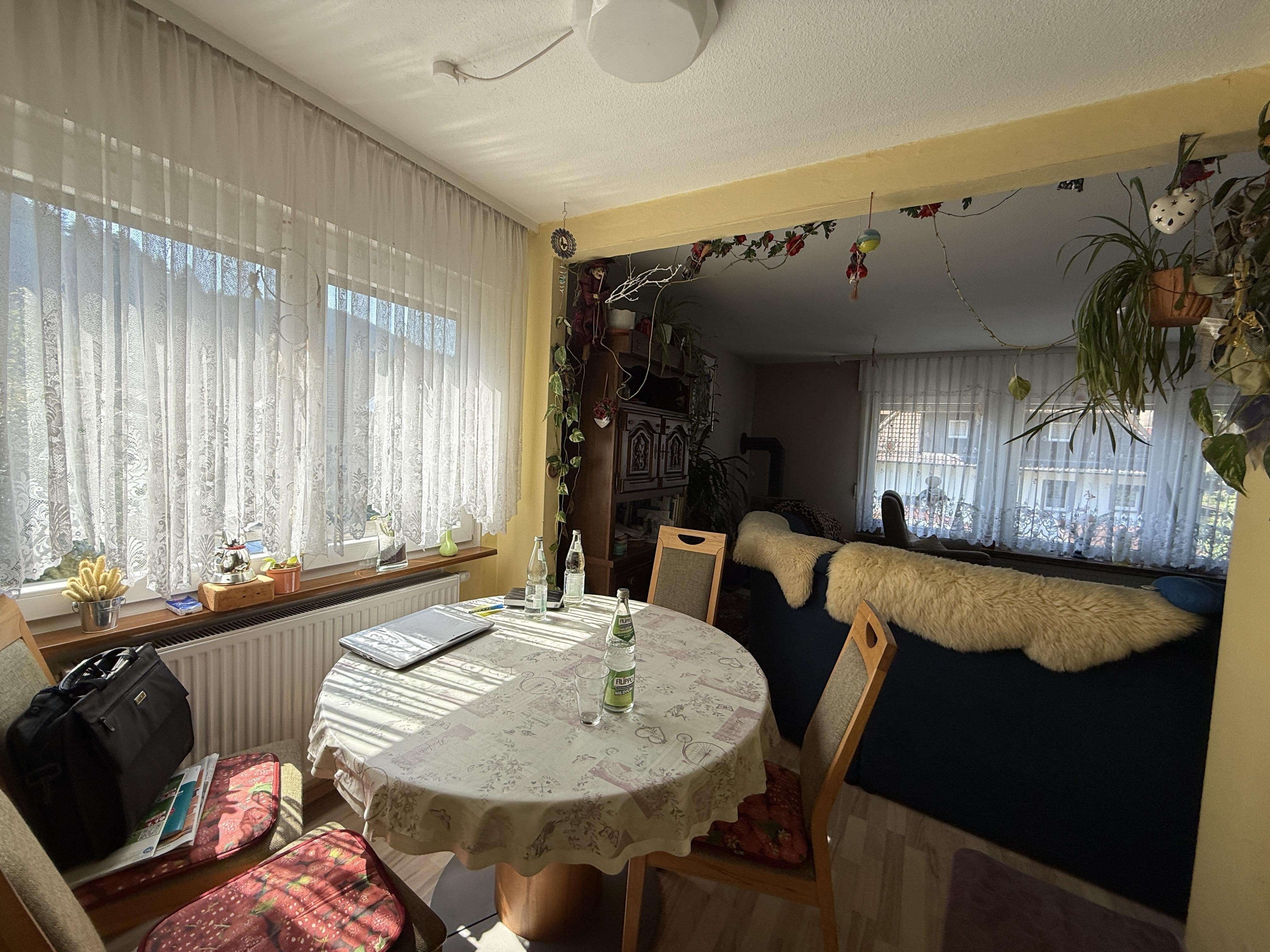 Immobilie in Alpirsbach - Im Grünen wohnen in Alpirsbach-Rötenbach - charmantes Einfamilienhaus mit Gartenidylle und Weitblick - Bild 8