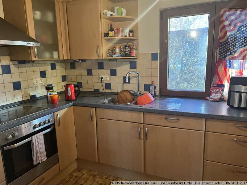 Immobilie in Schrozberg - Gepflegtes Wohnhaus mit 3 gemütlichesn Wohnungen, 2 Garagen und großem Garten - Bild 13