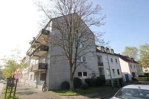 Duisburg - Duissern :  Dachgeschosswohnung mit EBK