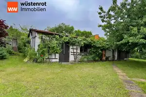 IDYLLE IN DER STADT: HAUS MIT EINBAUKÜCHE + VOLLKELLER + NEBENGEBÄUDE + GROSSEM GRUNDSTÜCK – Mecklenburg-Strelitz (Kreis) – Vorschaubild 9