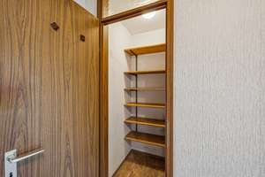 Haunstetten: 3-Zimmer-Wohnung mit Balkon, Aufzug, Stellplatz und Garage in gepflegter Wohnanlage – Die vollständige Adresse der Immobilie erhältst du vom Anbieter., 86179 Haunstetten-Süd, Augsburg – Vorschaubild 9