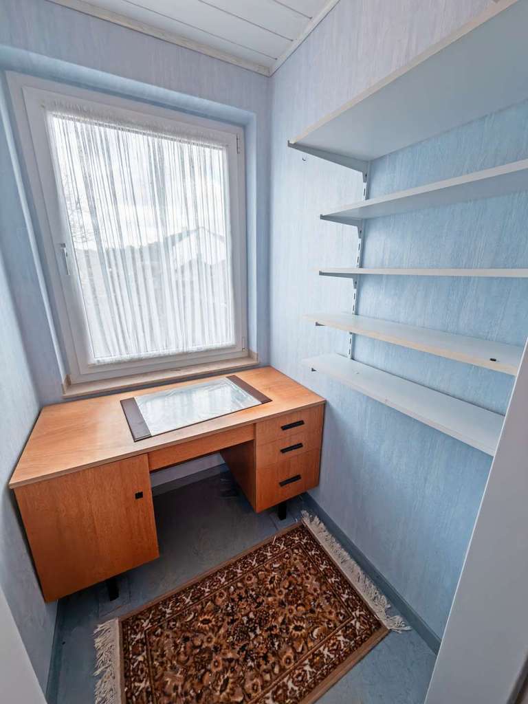 Immobilie in Volkmarsen - Großzügiges Familienhaus mit Terrasse, Balkon und zwei Garagen - Bild 4