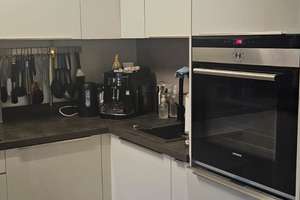 Moderne 3-Zimmer-Wohnung mit Terrasse, Gartenanteil & 2 Tiefgaragenstellplätzen – Glonner Straße 9b, 85640 Putzbrunn – Vorschaubild 3