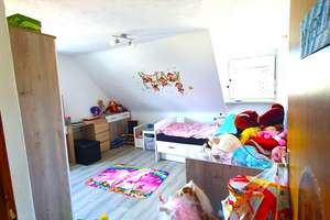 Freistehendes Einfamilienhaus mit zwei Garagen in ruhiger, naturverbundener Lage im Gemeindegebiet B – Die vollständige Adresse der Immobilie erhältst du vom Anbieter., 95463 Bindlach – Vorschaubild 12
