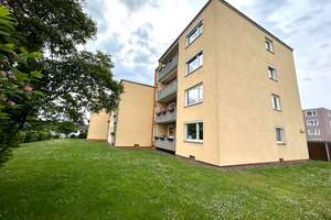 Sehr gepflegte 3-Zimmer-Wohnung mit Loggia und Außenstellplatz in Braunschweig Hondelage – Die vollständige Adresse der Immobilie erhältst du vom Anbieter., 38108 Hondelage, Braunschweig – Vorschaubild 2