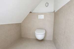 Hochwertiger Erstbezug im Dachgeschoss mit Einbauküche - ca. 95 m² - mit Stellplatz in ruhiger Lage – 8371 Glauchau – Vorschaubild 8
