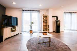 Moderne Stadtvilla mit Pool und großzügigem Garten – luxuriöses Wohnen in ruhiger Lage von Neuried – Die vollständige Adresse der Immobilie erhältst du vom Anbieter., 77743 Neuried – Vorschaubild 12