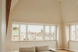 Lichtdurchflutetes Dachgeschoss mit Kamin, Dachterrasse und Blick über Prenzlauer Berg – Driesener Strasse 6, 10439 Prenzlauer Berg, Berlin – Vorschaubild 10