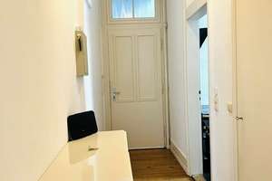 Wohnen am Günthersburgpark: Helle 2-Zimmer-Wohnung mit EBK! – Hartmann-Ibach-Straße 67, 60389 Nordend-Ost, Frankfurt am Main – Vorschaubild 2